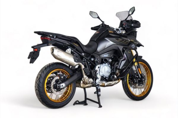 900 DSX Čierna EU5+ vrátane 3 alu boxov