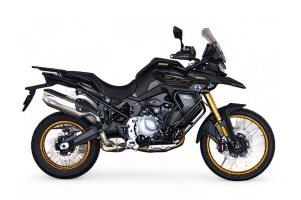 900 DSX Čierna EU5+ vrátane 3 alu boxov