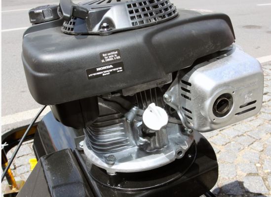 Profesionálna rotačná kefa ku štvorkolkám ATV a UTV, motor HONDA